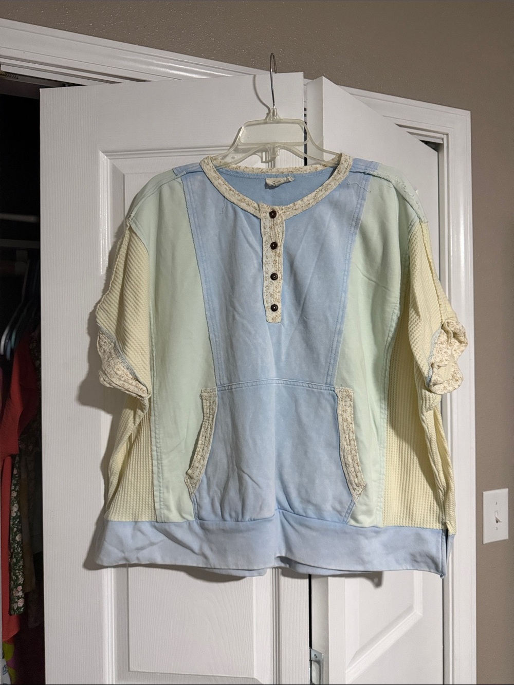 Relaxed Pullover Blouse in Light Blue & Cream